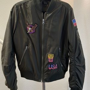 Gorgeous army green bomber jacket